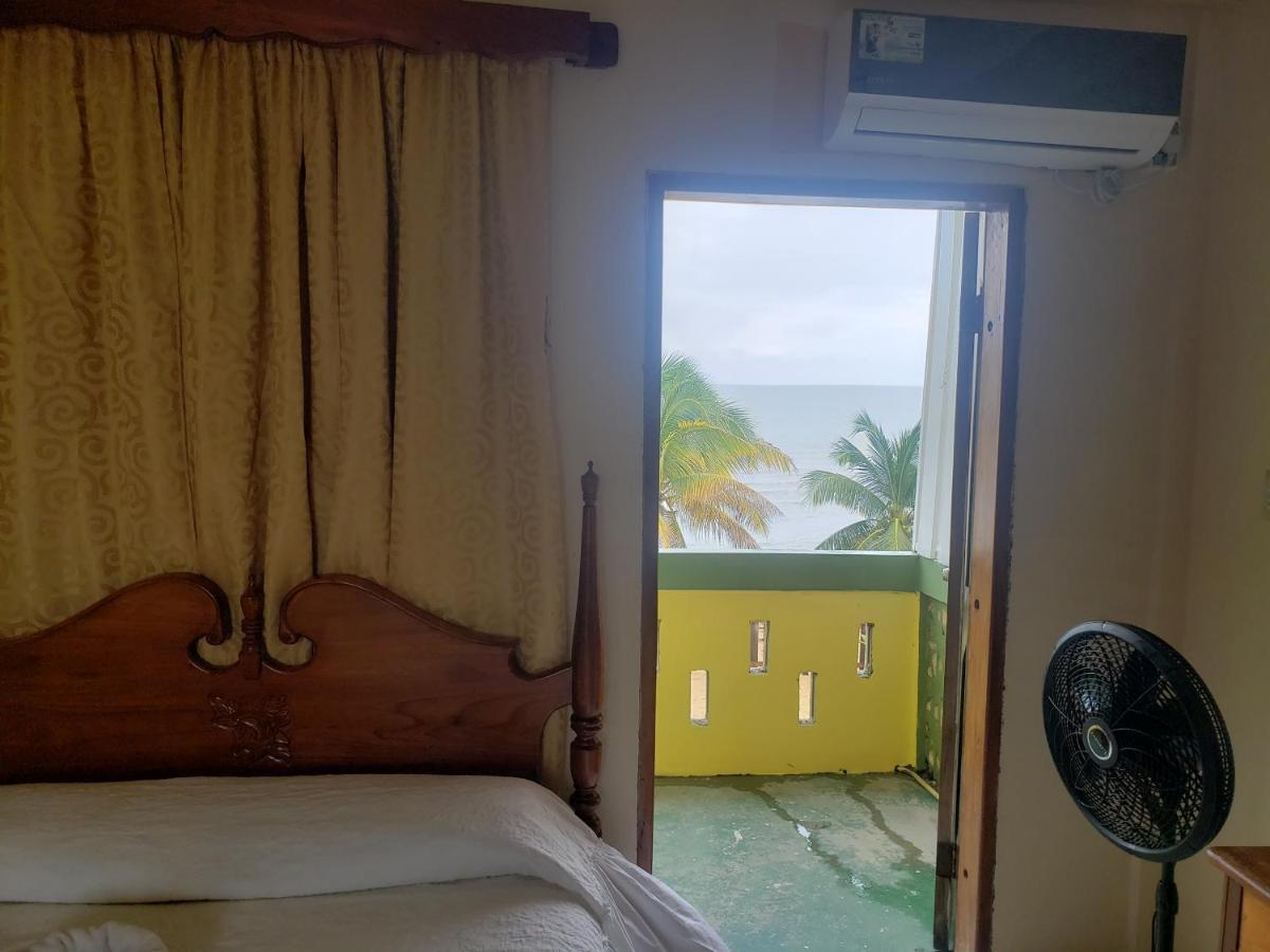 Pal'S On The Beach - Dangriga, Belize Eksteriør bilde