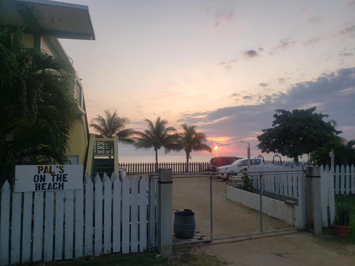 Pal'S On The Beach - Dangriga, Belize Eksteriør bilde